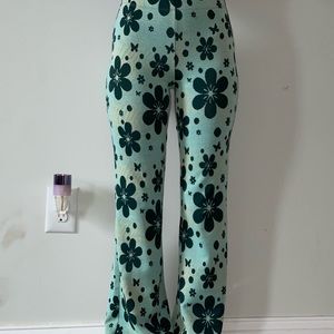 Floral print Bryn Pull on flare pant.